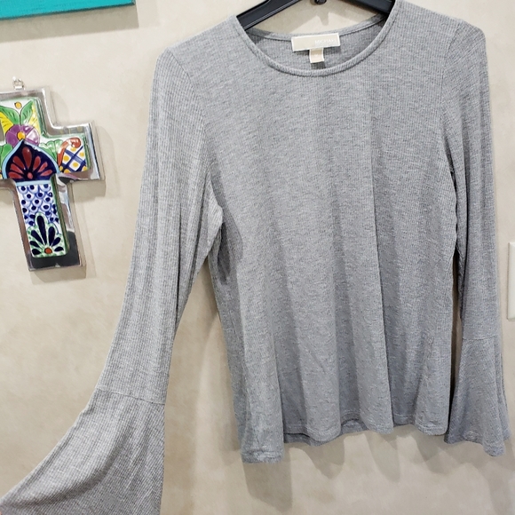 Michael Kors Not So Basic Long Sleeve Bell Sleeve Ribbed Top Blouse Shirt Size M - Picture 5 of 7